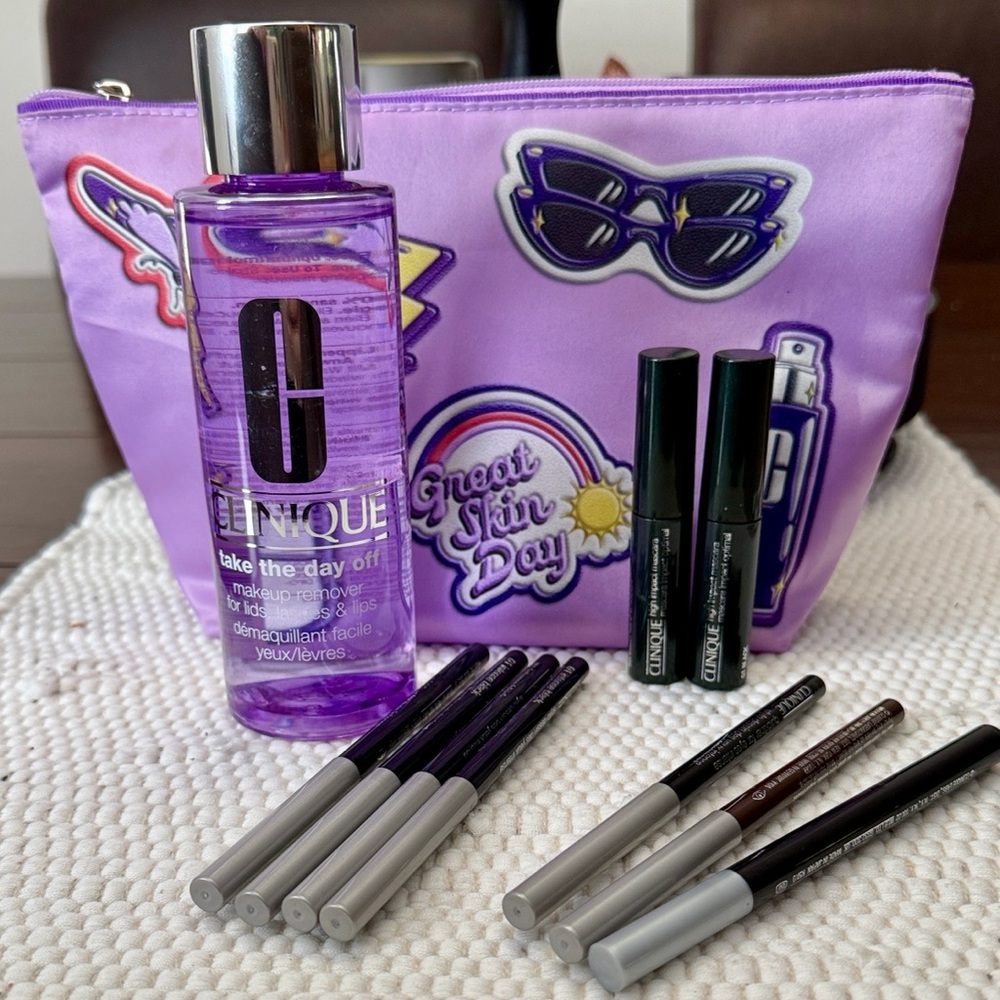 Clinique Purple Makeup Set with Eyeliners
